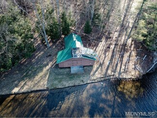 5 Boy Scout Cir, Woodgate, NY 13494