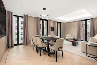 685 5th Ave Unit 9 A, New York, NY 10022