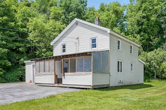 104 River St, Barre, VT 05641