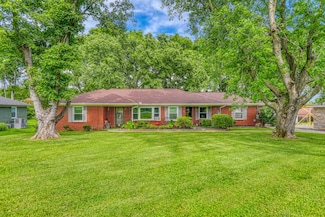 411 Richland Cir, Gallatin, TN 37066