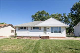 285 Lowrie Blvd, Northfield, OH 44067