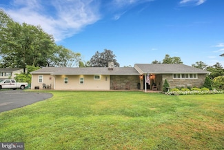 938 Ashton Rd, Bensalem, PA 19020