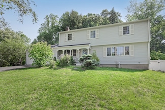 53 Ridgedale Rd, Bethel, CT 06801