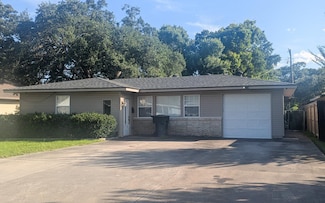 5031 Simpson Ave, Groves, TX 77619