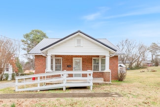 710 Old Charlotte Rd, White Bluff, TN 37187