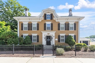 55 W Main St, Georgetown, MA 01833