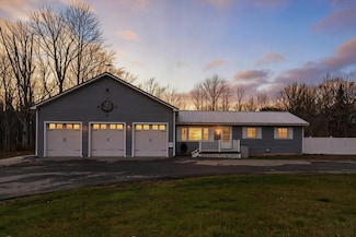 594 N Deer Isle Rd, Deer Isle, ME 04627