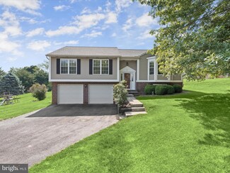 21 Circle Dr, Glen Rock, PA 17327
