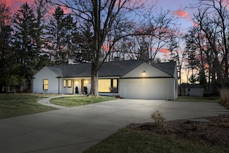 20 Middleboro Dr NE, Grand Rapids, MI 49506