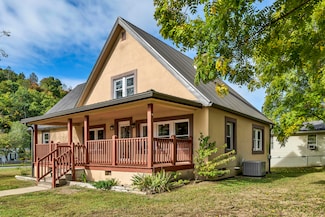 135 Nickell St, West Liberty, KY 41472