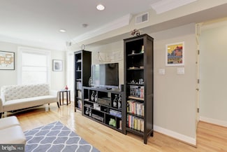 1034 6th St NE Unit 202, Washington, DC 20002