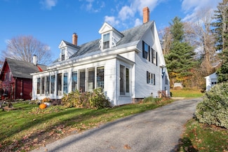 21 Old Ferry Ln, Kittery, ME 03904