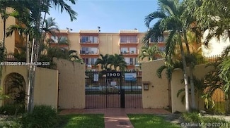 1900 W 54th St Unit 303, Hialeah, FL 33012