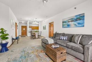 301 Harbour Town Dr Unit 307, Madison, WI 53717
