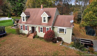 15 Ryler Ct, North Grosvenordale, CT 06255