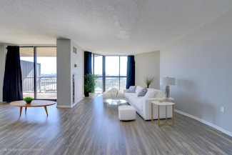 1011 Harmon Cove Tower, Secaucus, NJ 07094