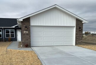 8653 Madison St, Merrillville, IN 46410