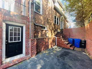 28 Wolcott Rd, Chestnut Hill, MA 02467