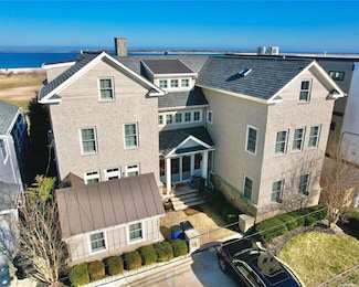 36 Mineola Ave, Point Lookout, NY 11569