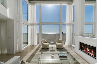 3557 Ocean Dr, Oxnard, CA 93035