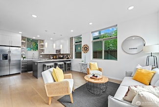 2830 SW Dakota St Unit C, Seattle, WA 98126