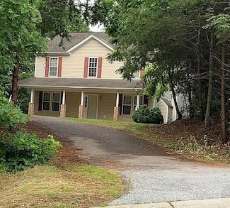 907 Gleason St, Arden, NC 28704