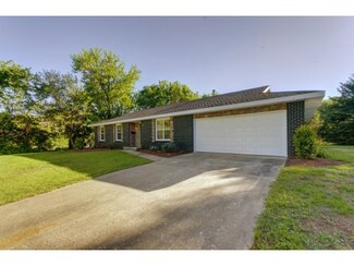 2369 S Oak Grove Ave, Springfield, MO 65804