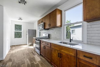 75 S 13th St, Newark, NJ 07107