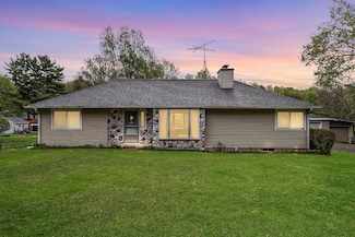 5647 Maple Dale Rd, Jackson, MI 49201