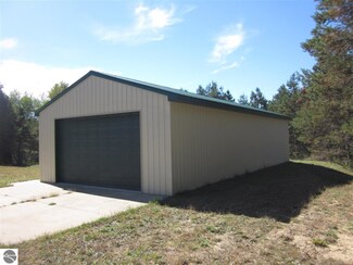 7941 SW Scotch Bluff Blvd, Fife Lake, MI 49633