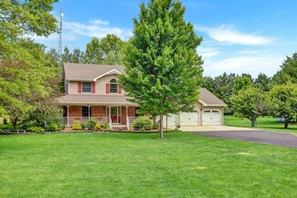 1425 Riverbend Ln, White Heath, IL 61884