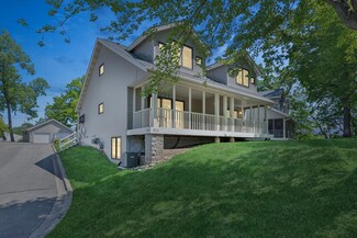 1876 Shady Beach Ave, Saint Paul, MN 55113