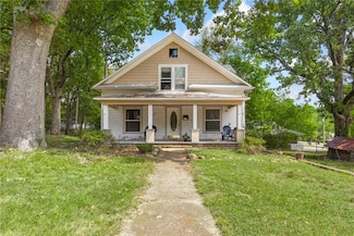 303 N 2nd St, Harrison, AR 72601