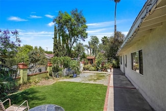 15514 Lull St, Van Nuys, CA 91406