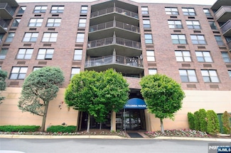 200 Division St Unit 3F, Cliffside Park, NJ 07010