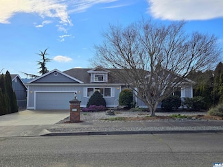 811 E Willow St, Sequim, WA 98382