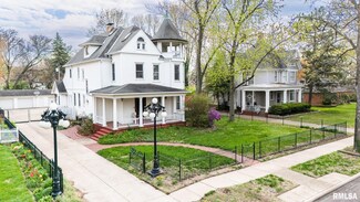 910 Washington St, Pekin, IL 61554