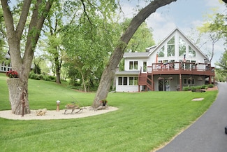 1370 Pier Dr, Davis, IL 61019