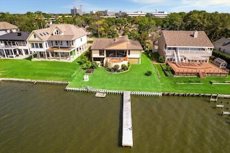 2414 Baycrest Dr, Houston, TX 77058