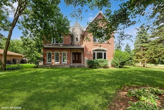 364 65th St, Willowbrook, IL 60527