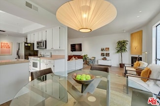 13331 Moorpark St Unit 222, Sherman Oaks, CA 91423
