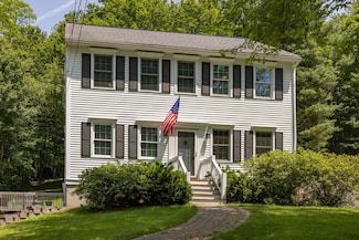 67 Madison St, Amesbury, MA 01913