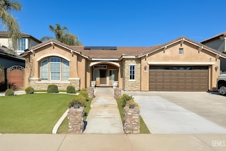 18 Claudia Autumn Dr, Bakersfield, CA 93314