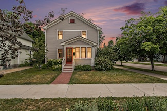 230 W 11th St, Holland, MI 49423