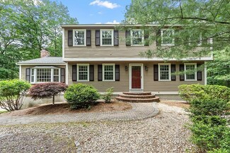 27 Oxbow Ln, Groton, MA 01450