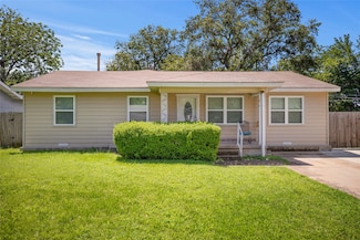 104 Charles Ln, Terrell, TX 75160