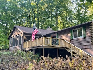 W6230 Olivia Ln, Middle Inlet, WI 54114