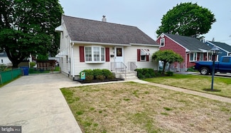 704 Cooper St, Florence, NJ 08518