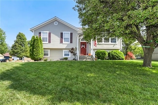 1412 Bradford Dr, Greenwood, MO 64034