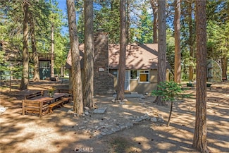 27917 Squirrel Ln, Lake Arrowhead, CA 92352